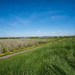 Am Holzhafen Отель