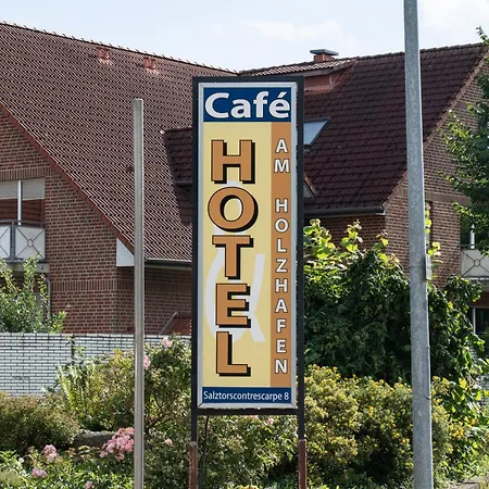 Am Holzhafen Отель